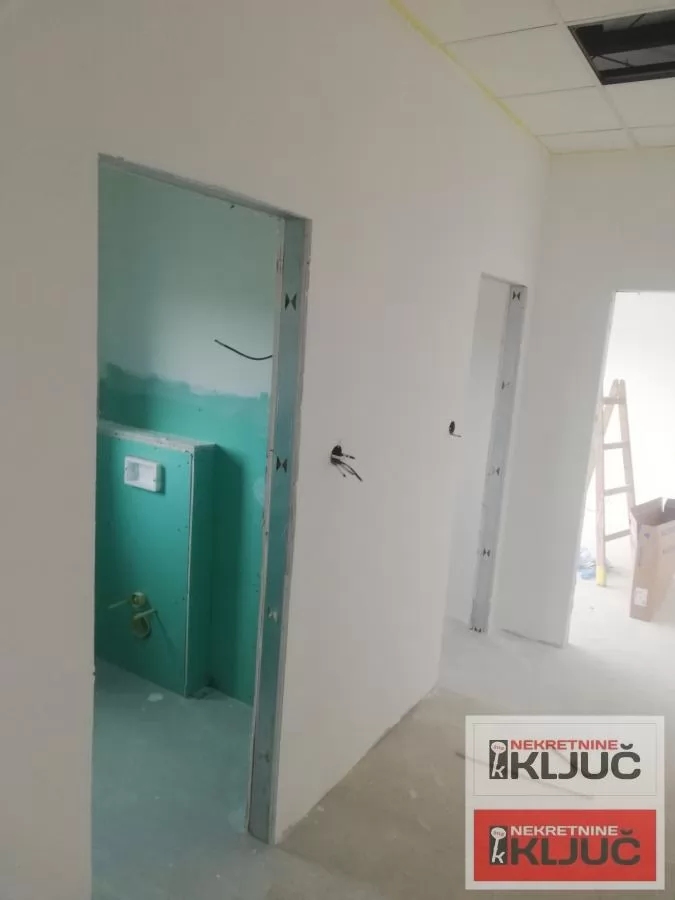 RUMENKA IZDAJE SE NOVA  VIŠENAMENSKA HALA 7