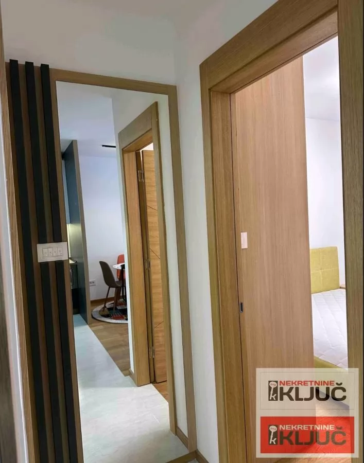 SPENS IZDAJE SE JEDNOIPOSOBAN MODERNO OPREMLJEN STAN SA GARAŽNIM MESTOM 5
