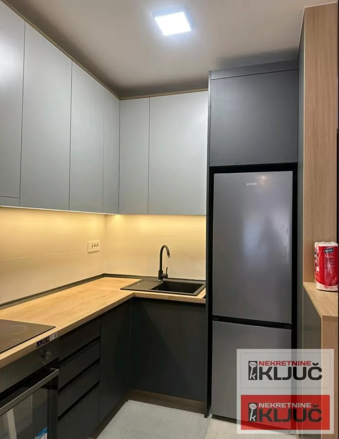 SPENS IZDAJE SE JEDNOIPOSOBAN MODERNO OPREMLJEN STAN SA GARAŽNIM MESTOM 7