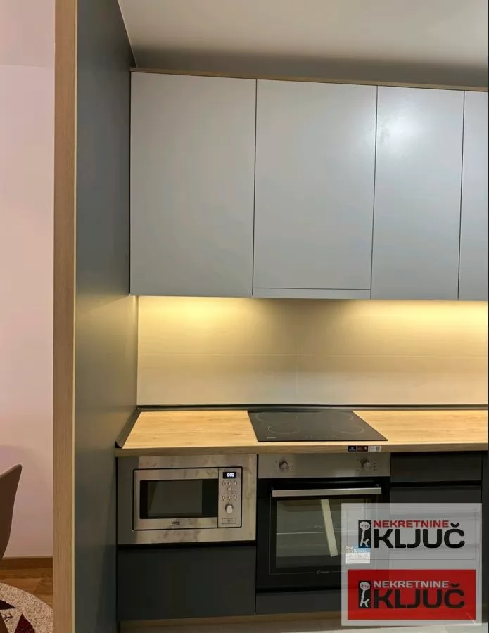 SPENS IZDAJE SE JEDNOIPOSOBAN MODERNO OPREMLJEN STAN SA GARAŽNIM MESTOM 8