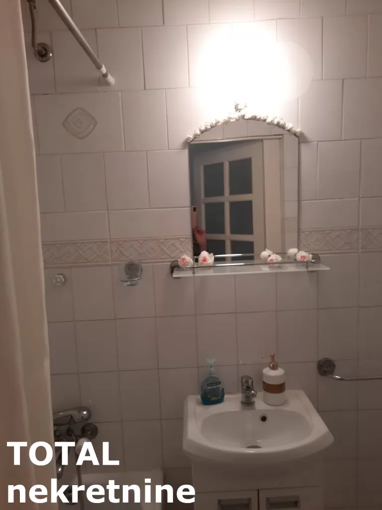 Stanovi,NOVI SAD,CENTAR,kv: 40.00, € 400, ID: 9189804 7