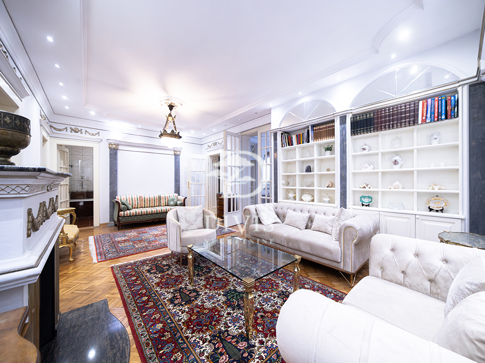 Salonski stan u Maršala Birjuzova  125m²  balkon  podrum 2