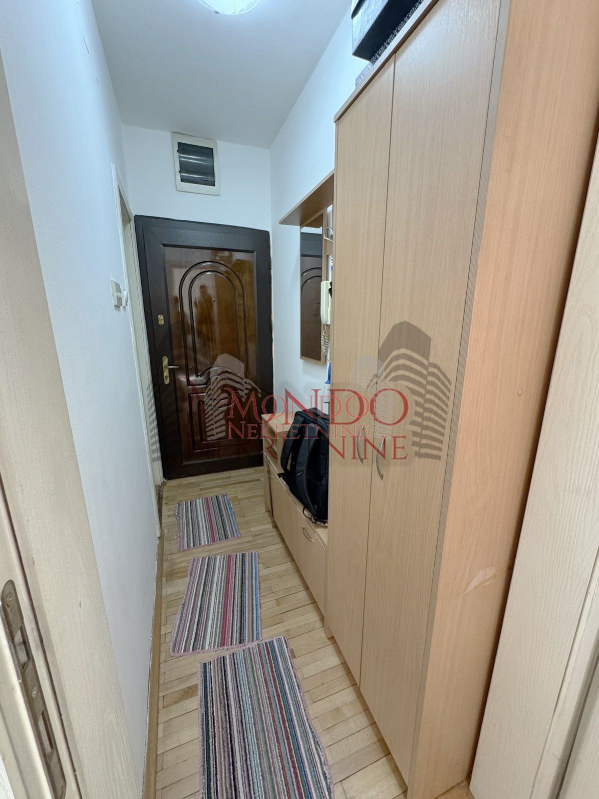 Garsonjera u blizini Pravnog fakulteta, novogradnja 7