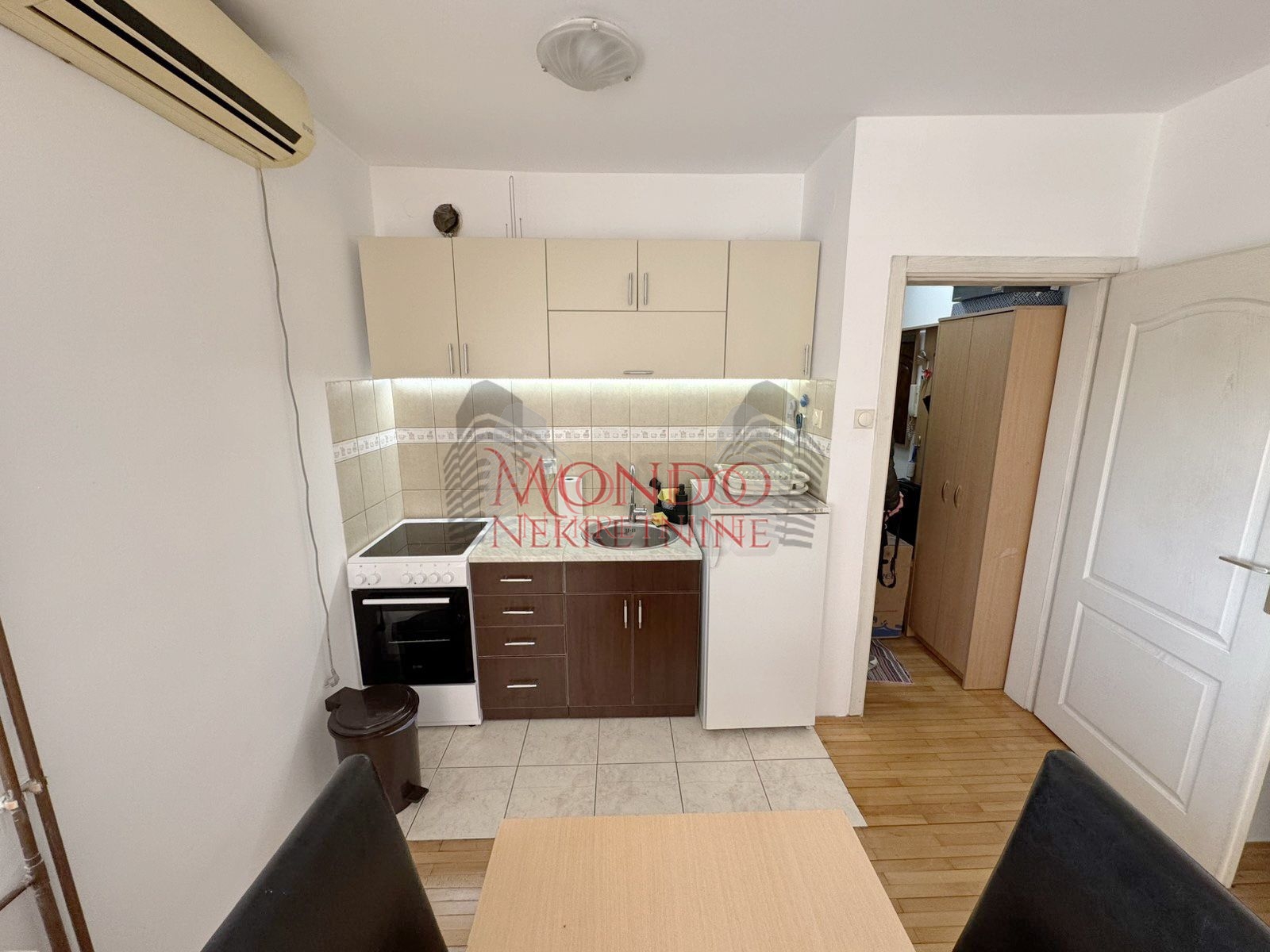 Garsonjera u blizini Pravnog fakulteta, novogradnja 6