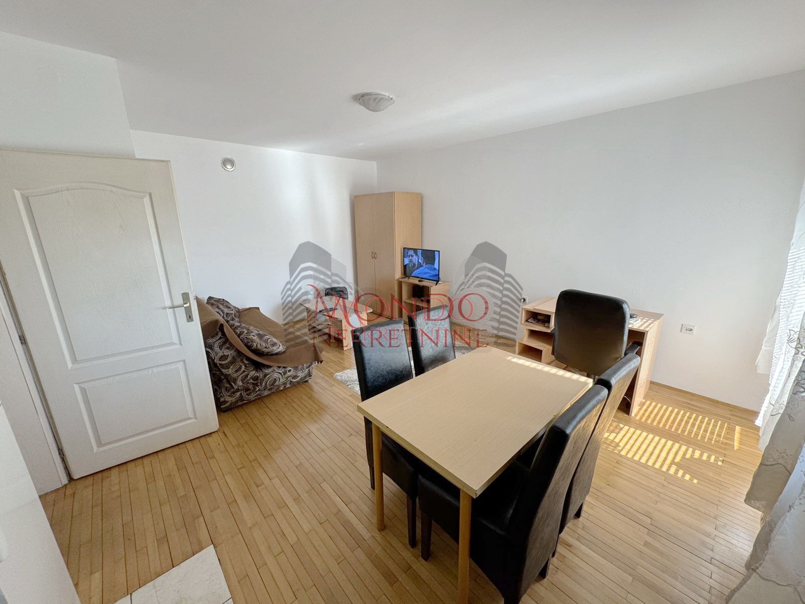 Garsonjera u blizini Pravnog fakulteta, novogradnja 3