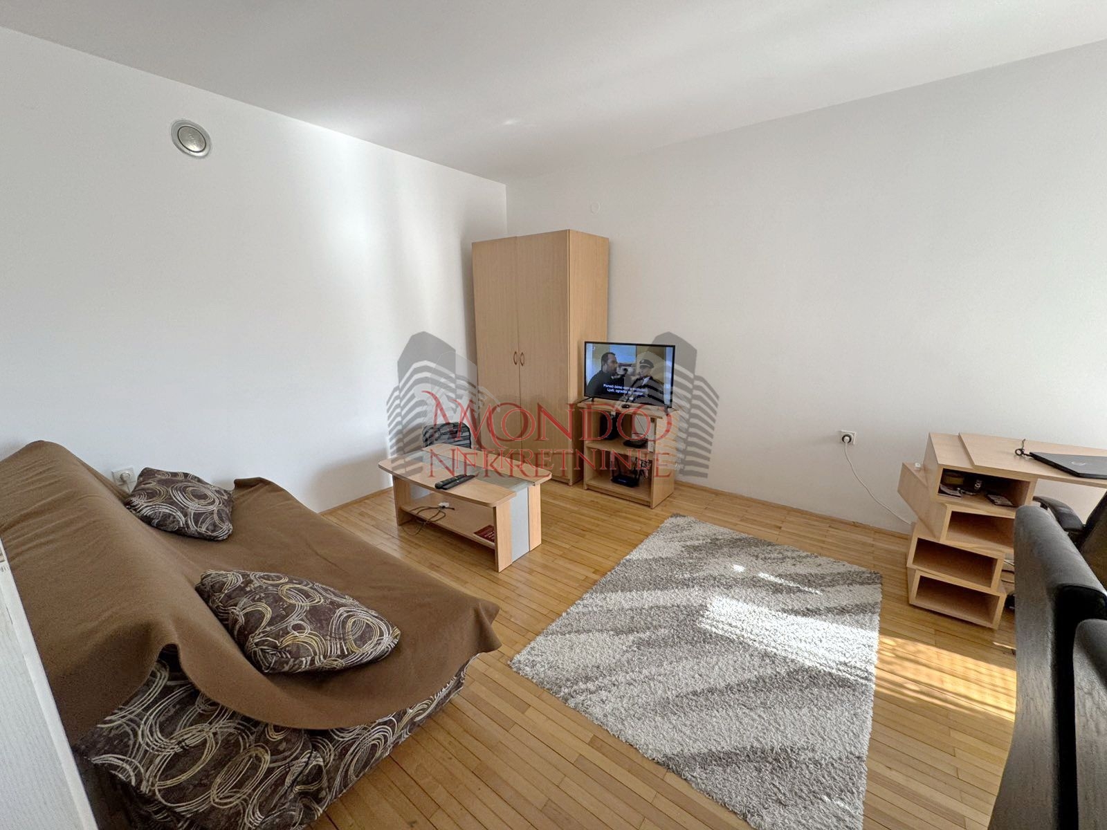 Garsonjera u blizini Pravnog fakulteta, novogradnja 4