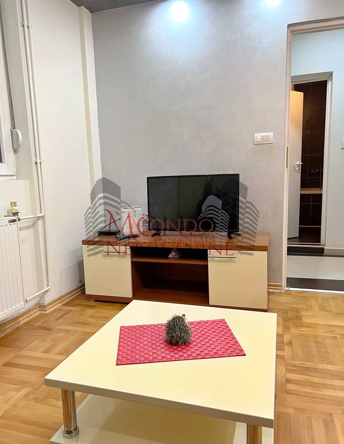 Trosoban stan u Duvaništu 9