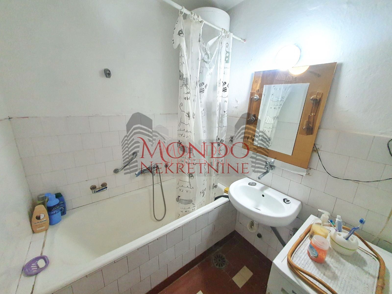 Trosoban stan kod Lutkarskog pozorišta 17