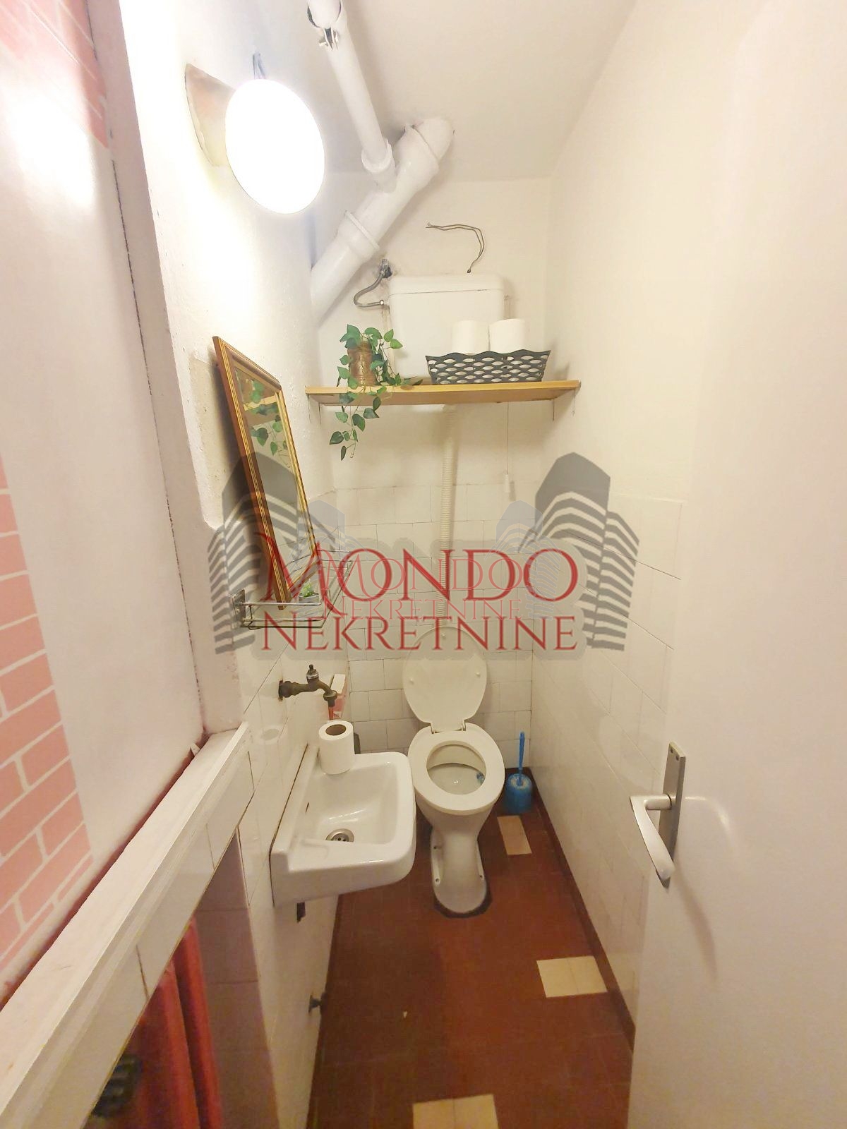 Trosoban stan kod Lutkarskog pozorišta 15