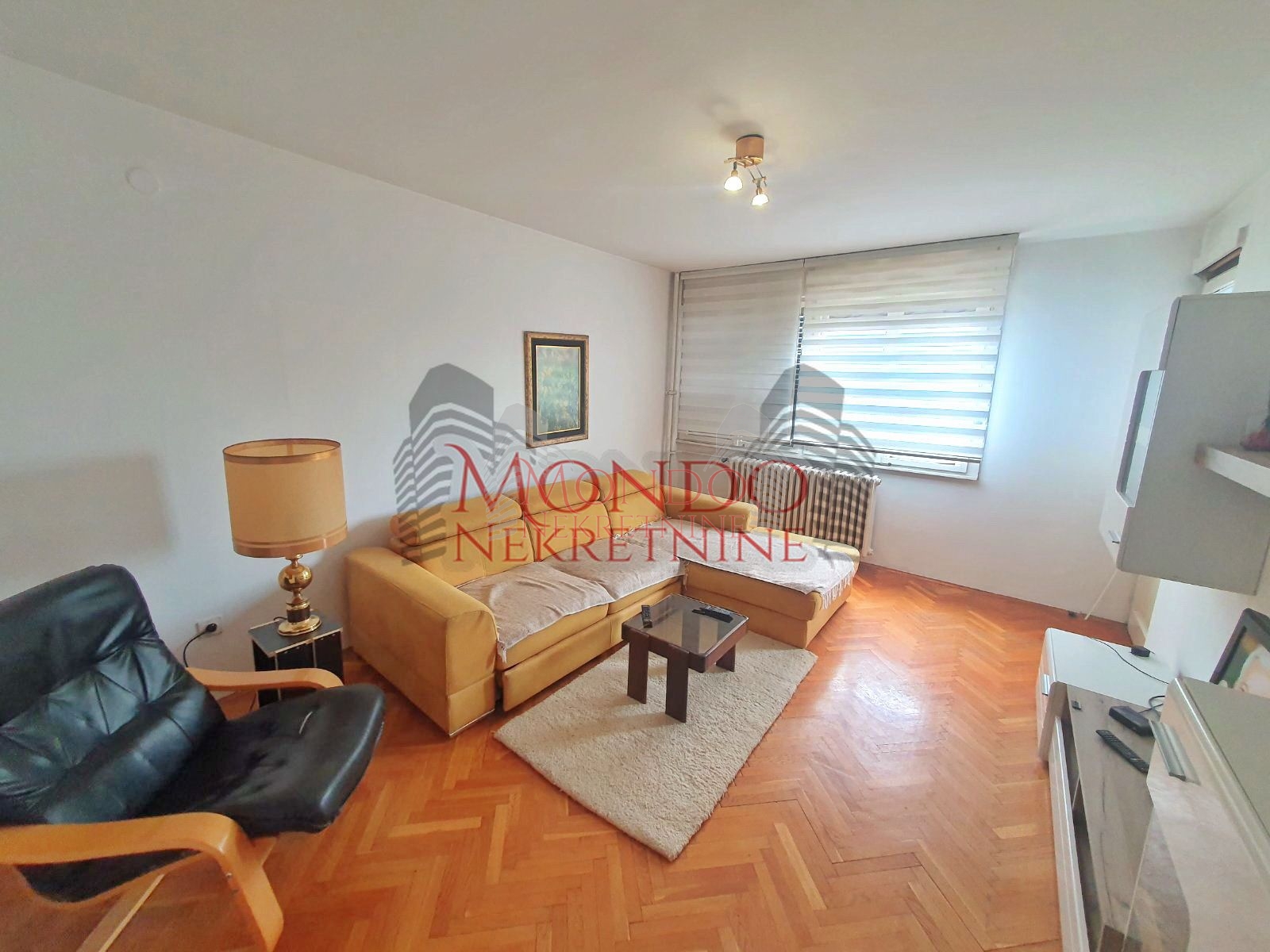 Trosoban stan kod Lutkarskog pozorišta 3