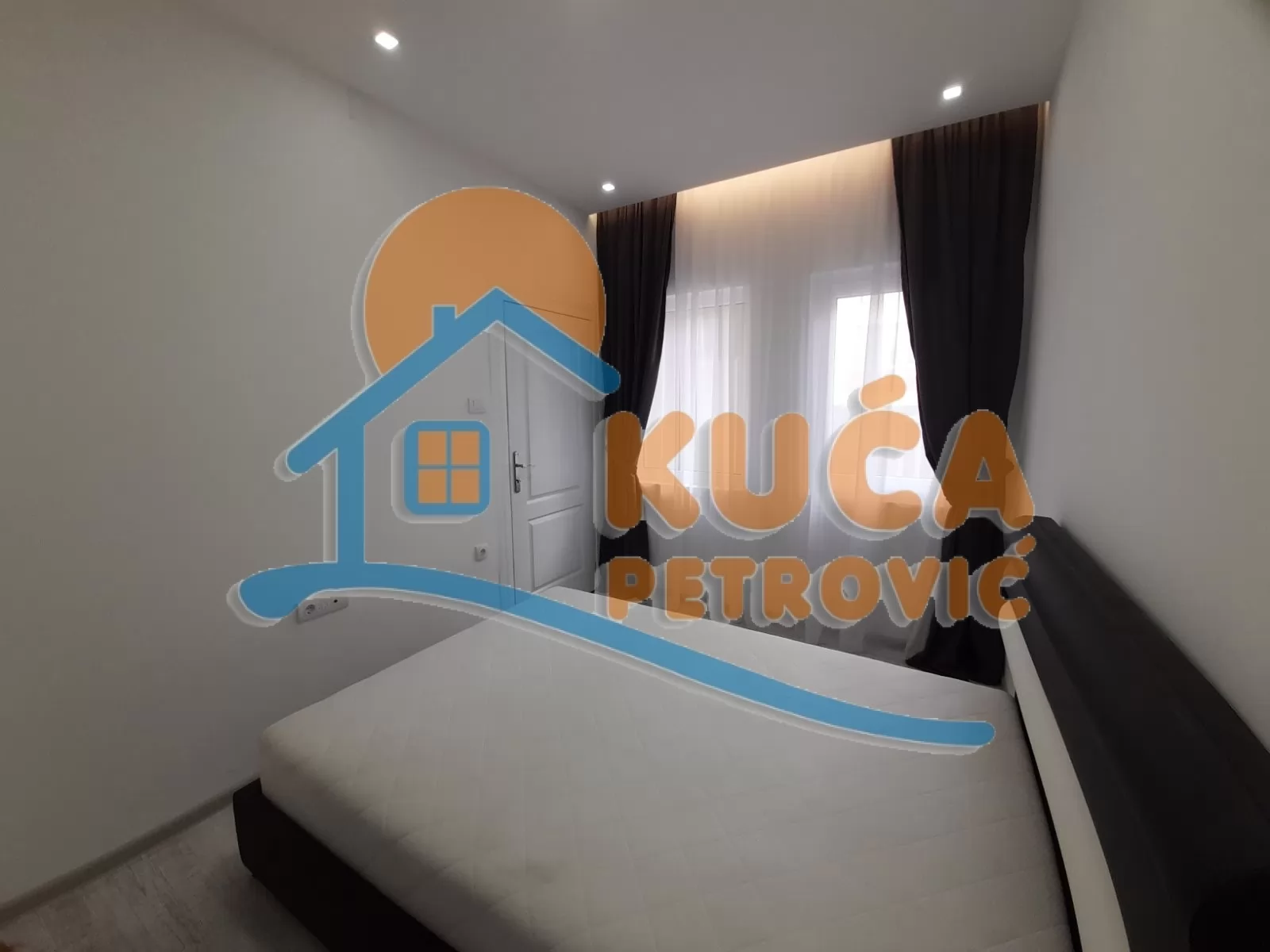 Trosoban stan, 85 m2, Centar, Generala Milojka Lešjanina ID: i-08099 11