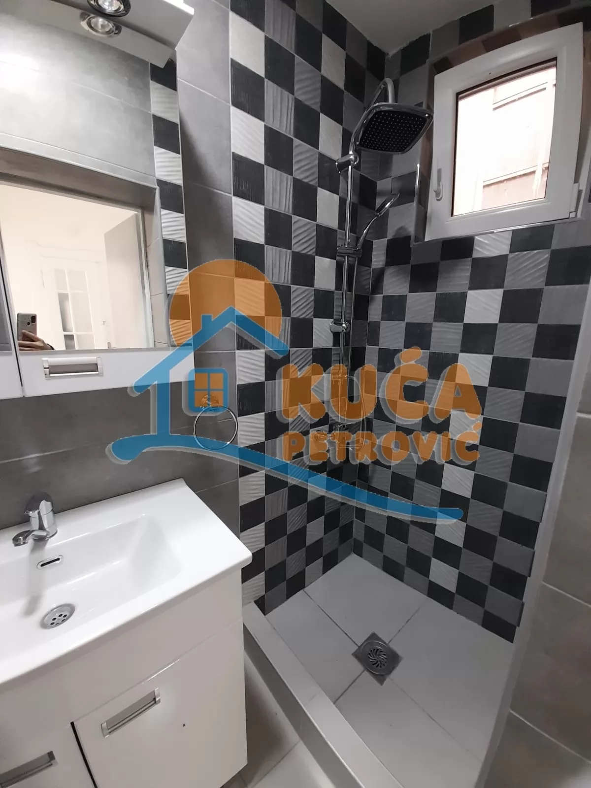 Trosoban stan, 85 m2, Centar, Generala Milojka Lešjanina ID: i-08099 14