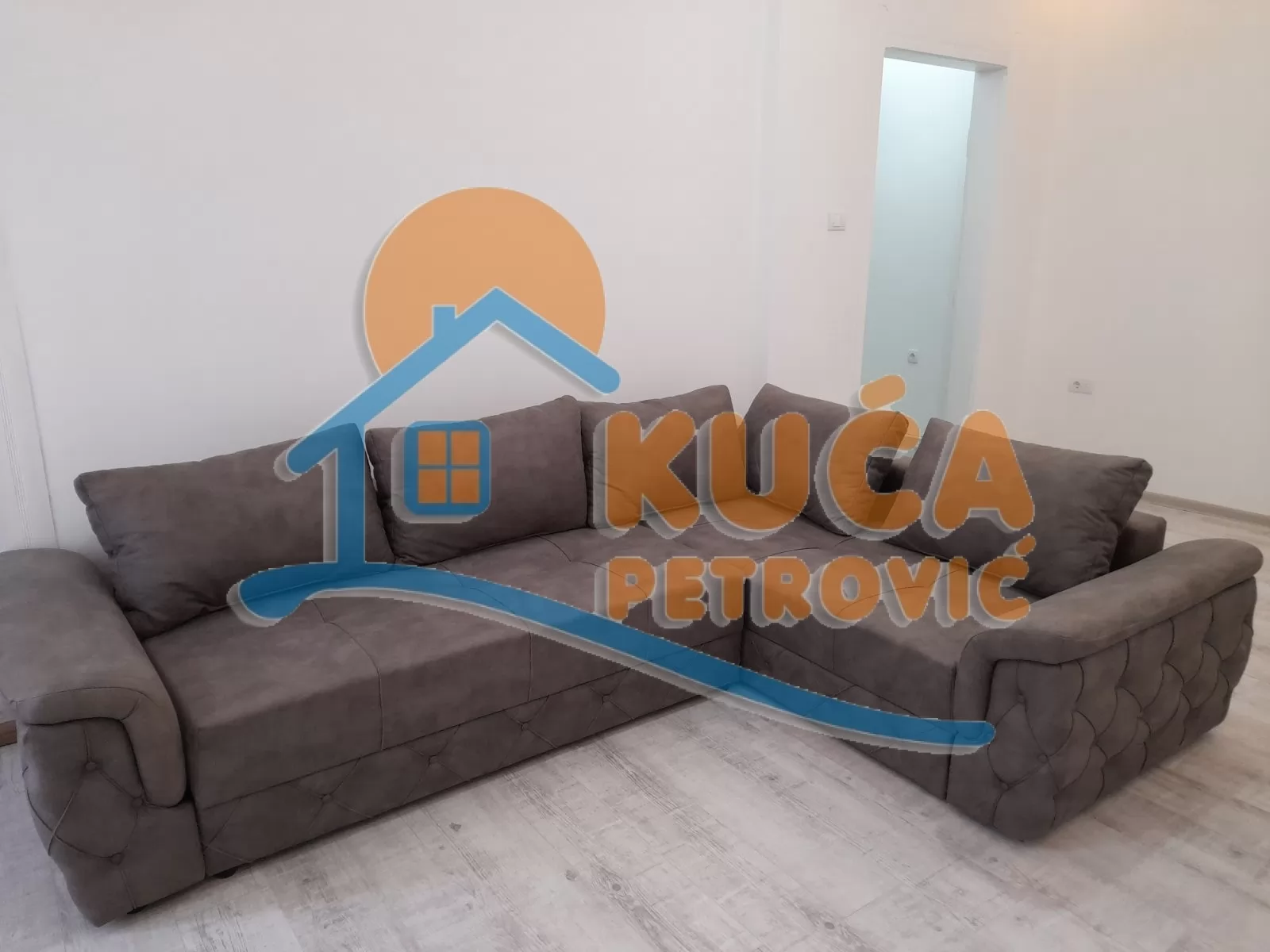 Trosoban stan, 85 m2, Centar, Generala Milojka Lešjanina ID: i-08099 7