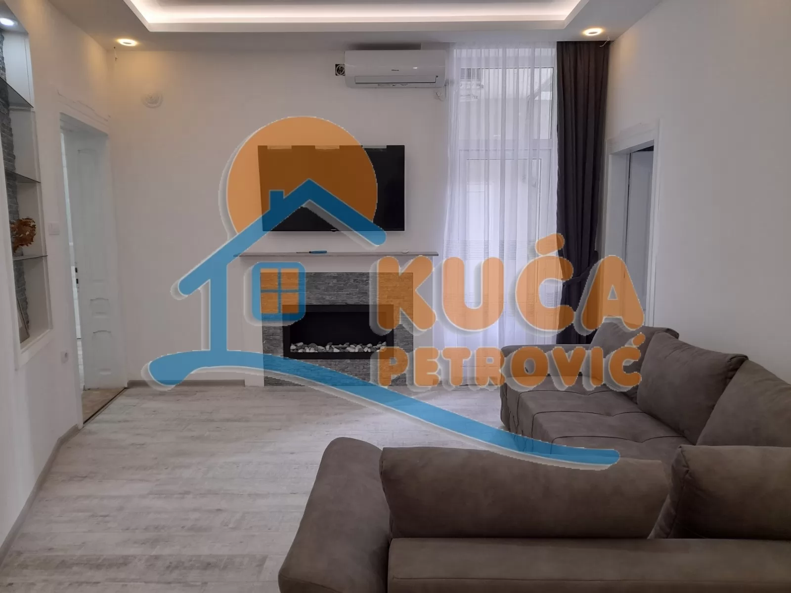 Trosoban stan, 85 m2, Centar, Generala Milojka Lešjanina ID: i-08099 8