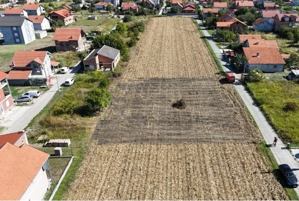 Prodajem plac u Borci 1