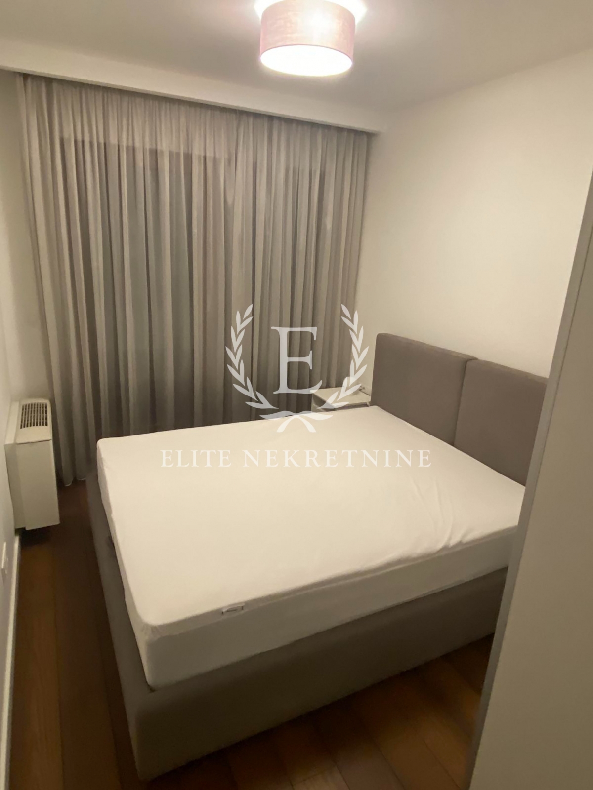 Izdavanje Dvoiposoban lux stan  novogradnja  garaza 4