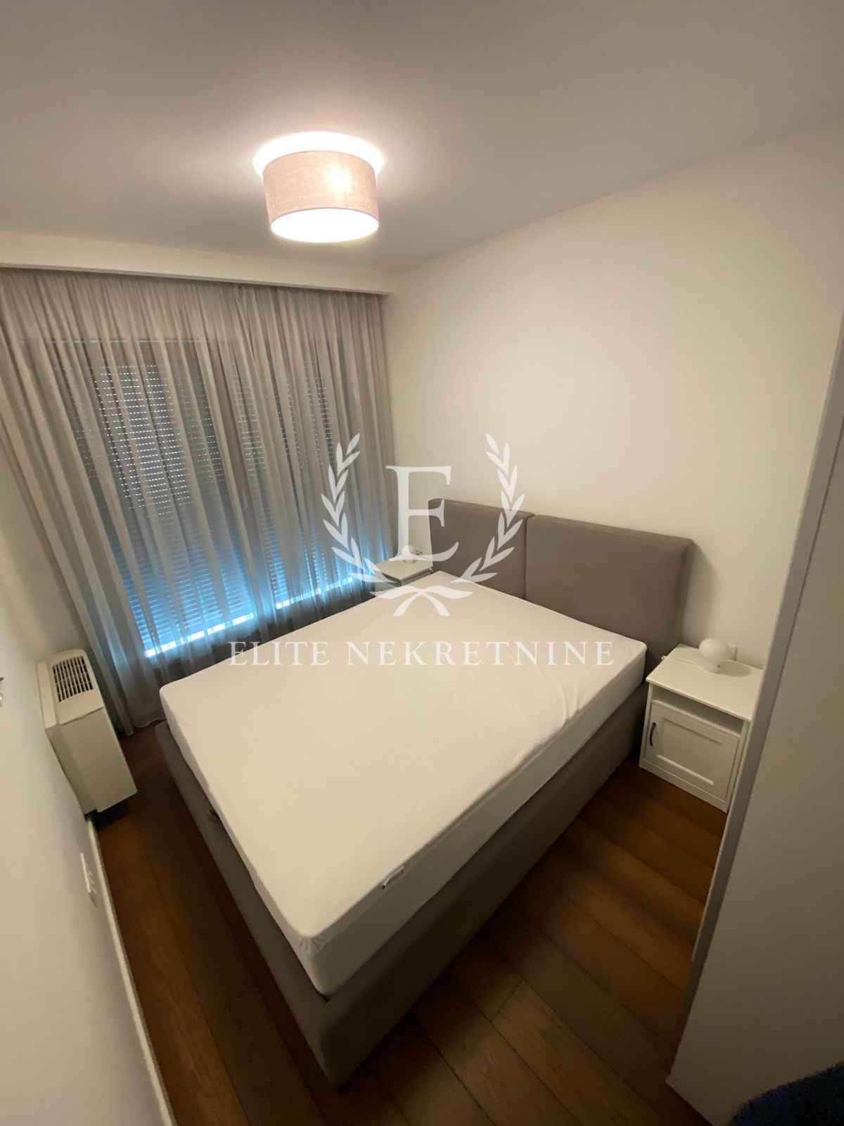 Izdavanje Dvoiposoban lux stan  novogradnja  garaza 3