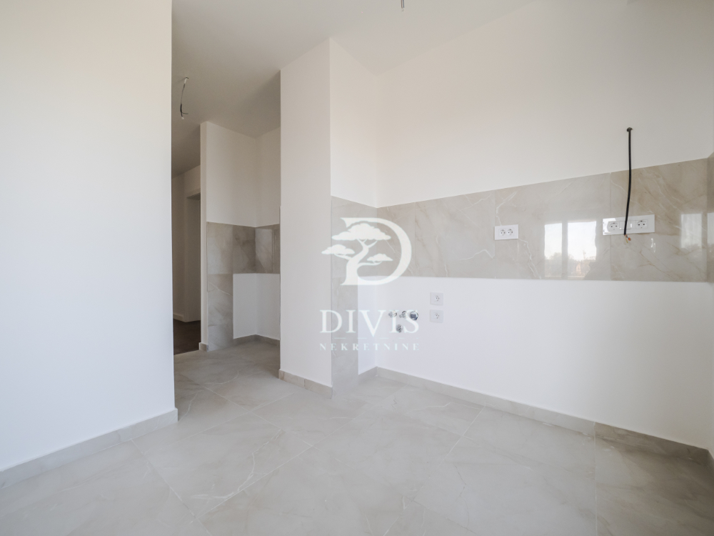 Prodajemo odličan 4 0 nov stan  103m2  Bežanijska kosa  Lux 51 5