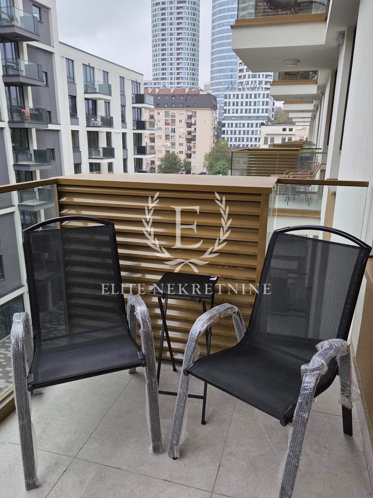 Izdavanje Beograd na vodi  lux trosoban stan 5