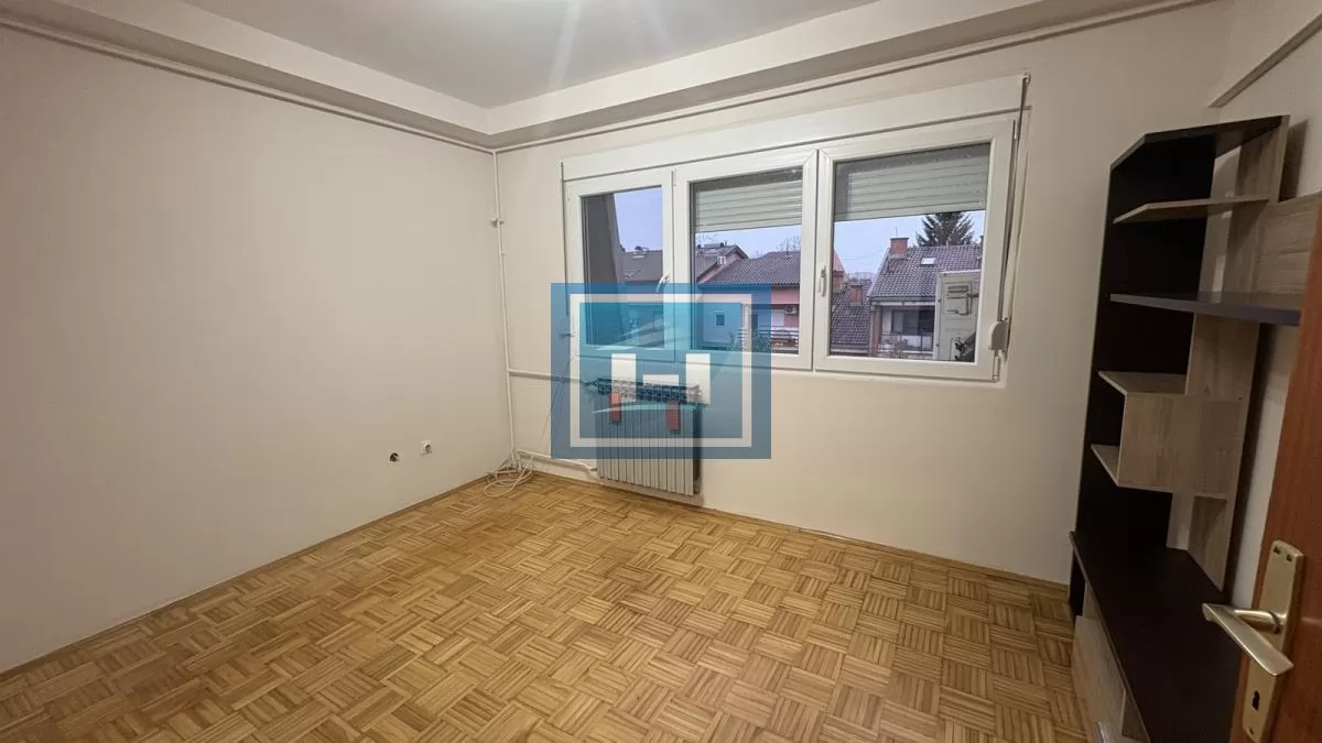 Izdaje se stan okružen zelenilom – idealan za miran i kvalitetan život 8