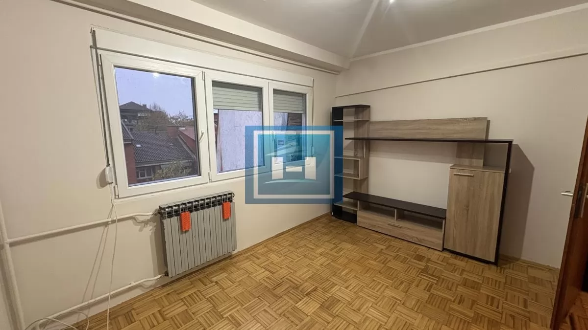 Izdaje se stan okružen zelenilom – idealan za miran i kvalitetan život 9