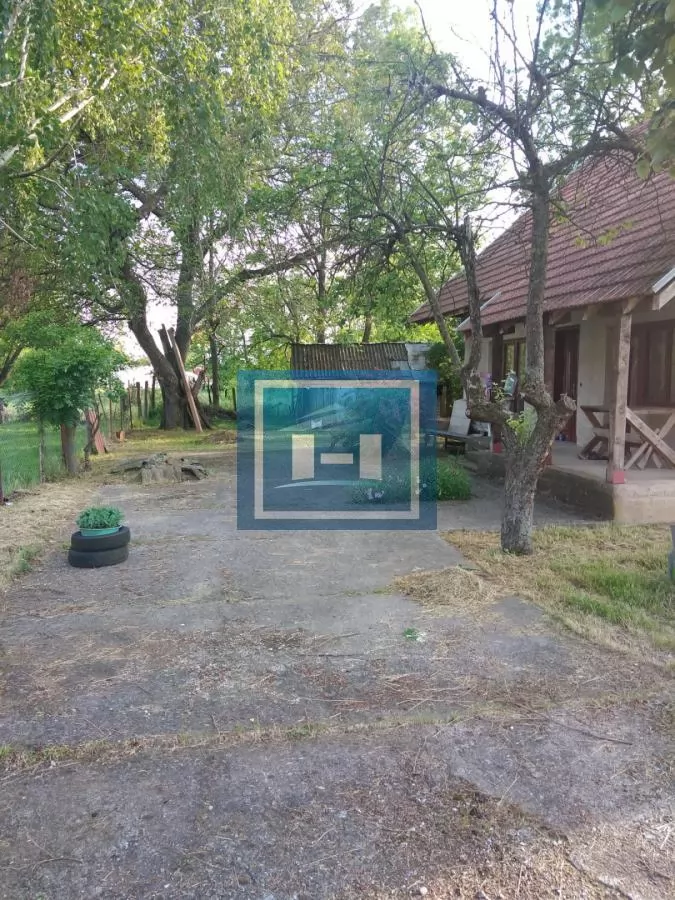 Kuća na placu od 15 ari , u centralnom delu Kočinog sela na 5 km od Jagodine 10