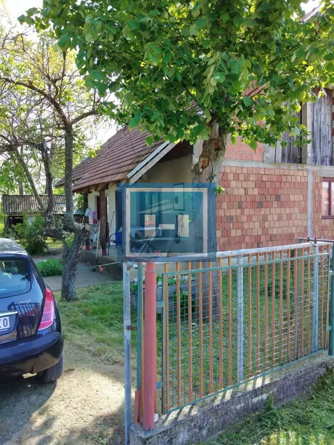 Kuća na placu od 15 ari , u centralnom delu Kočinog sela na 5 km od Jagodine 11