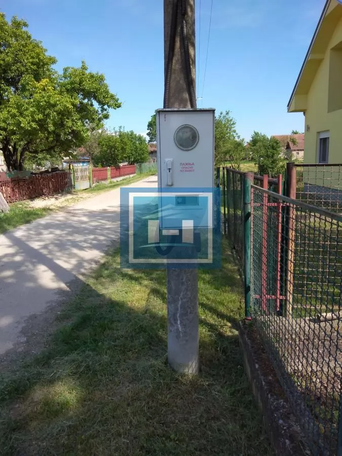 Kuća na placu od 15 ari , u centralnom delu Kočinog sela na 5 km od Jagodine 12