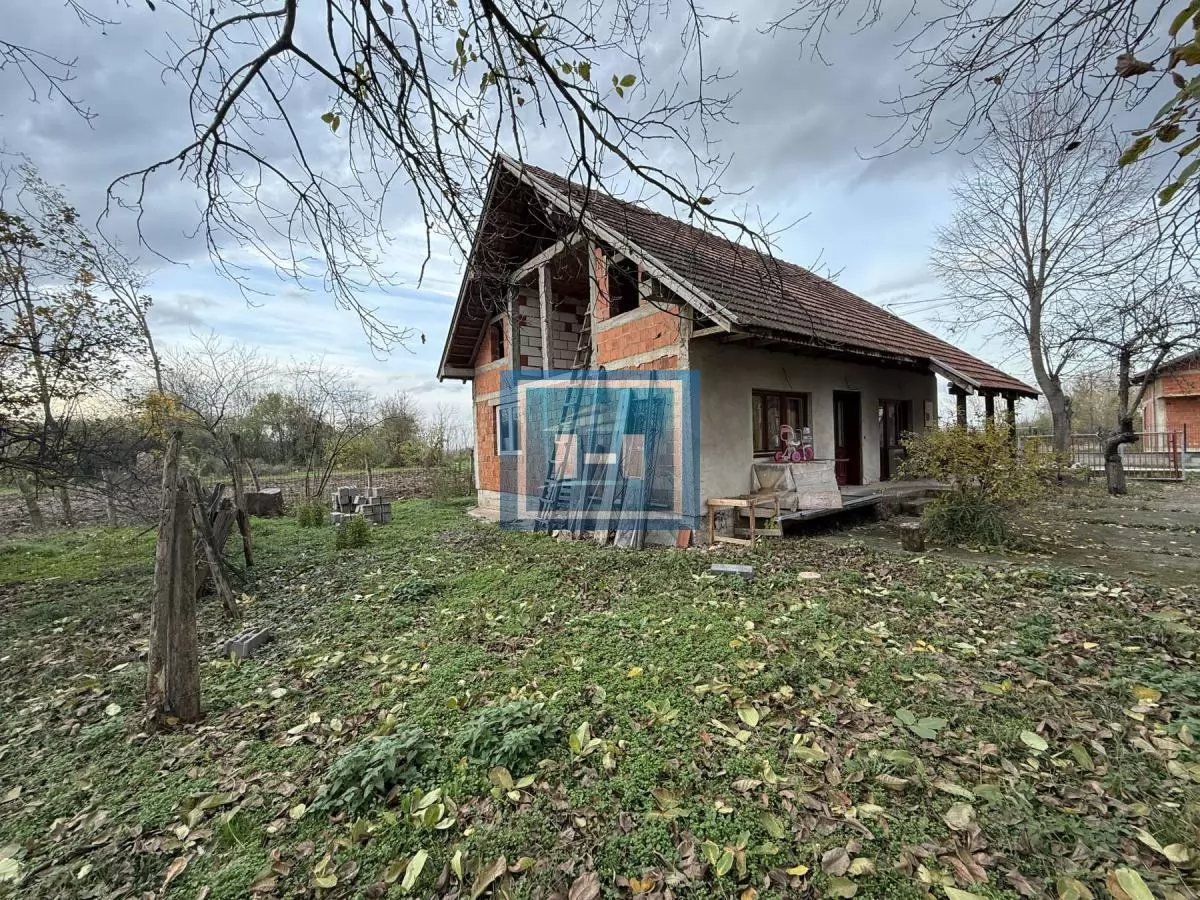 Kuća na placu od 15 ari , u centralnom delu Kočinog sela na 5 km od Jagodine 14