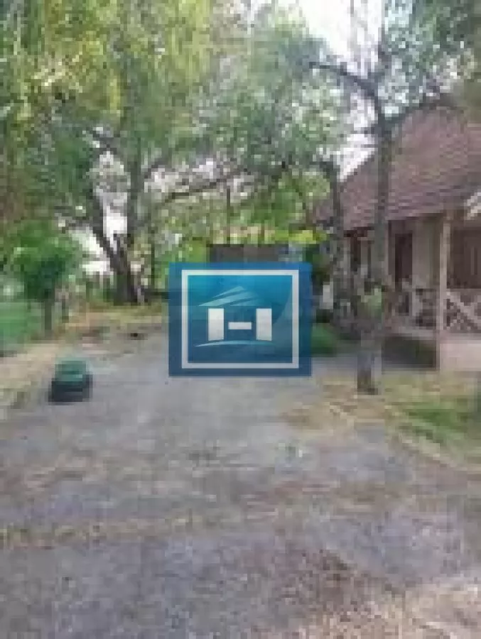 Kuća na placu od 15 ari , u centralnom delu Kočinog sela na 5 km od Jagodine 2