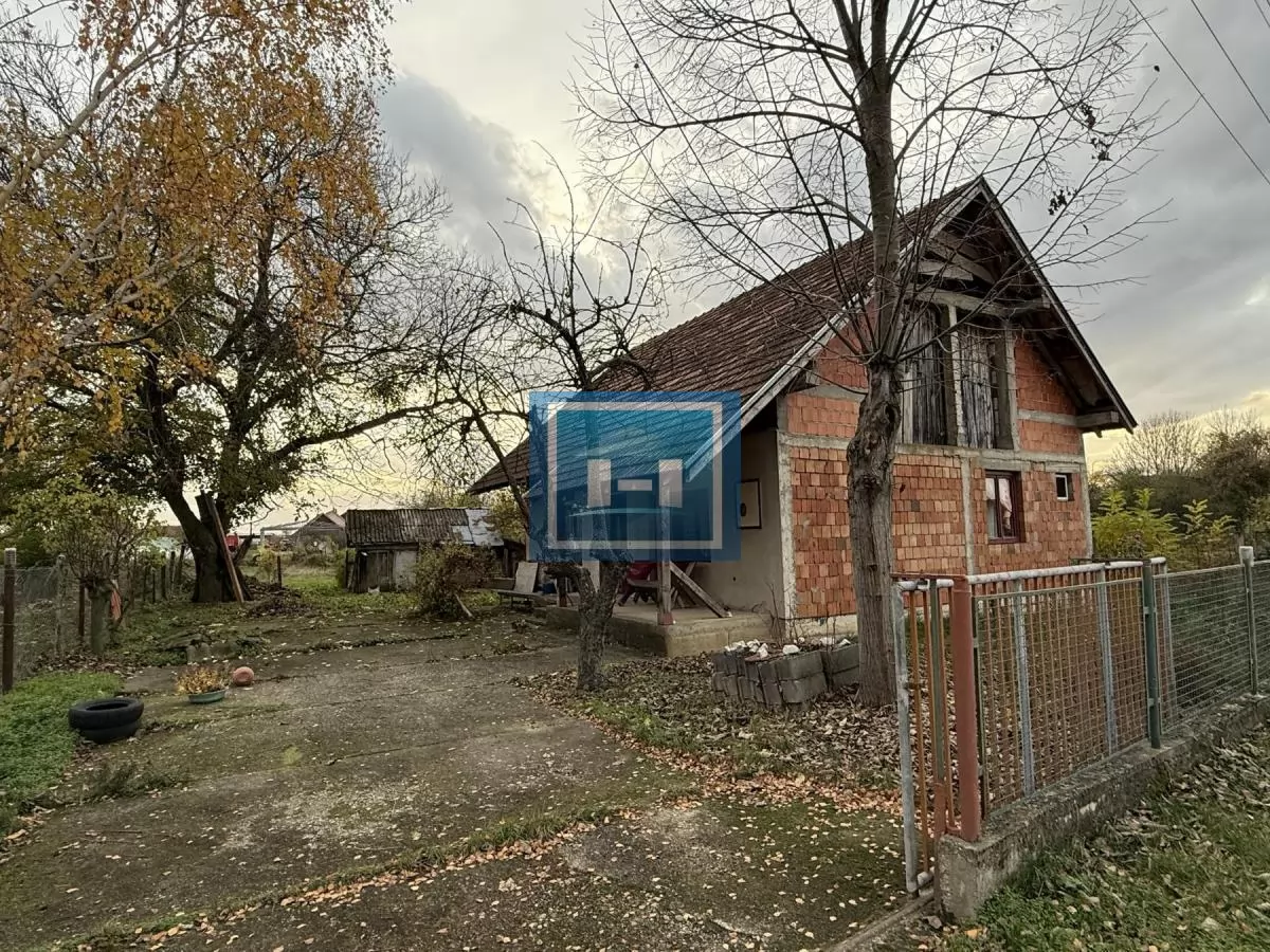 Kuća na placu od 15 ari , u centralnom delu Kočinog sela na 5 km od Jagodine 22