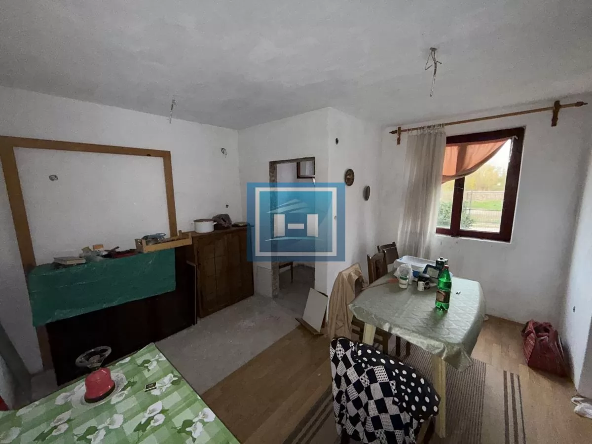 Kuća na placu od 15 ari , u centralnom delu Kočinog sela na 5 km od Jagodine 28