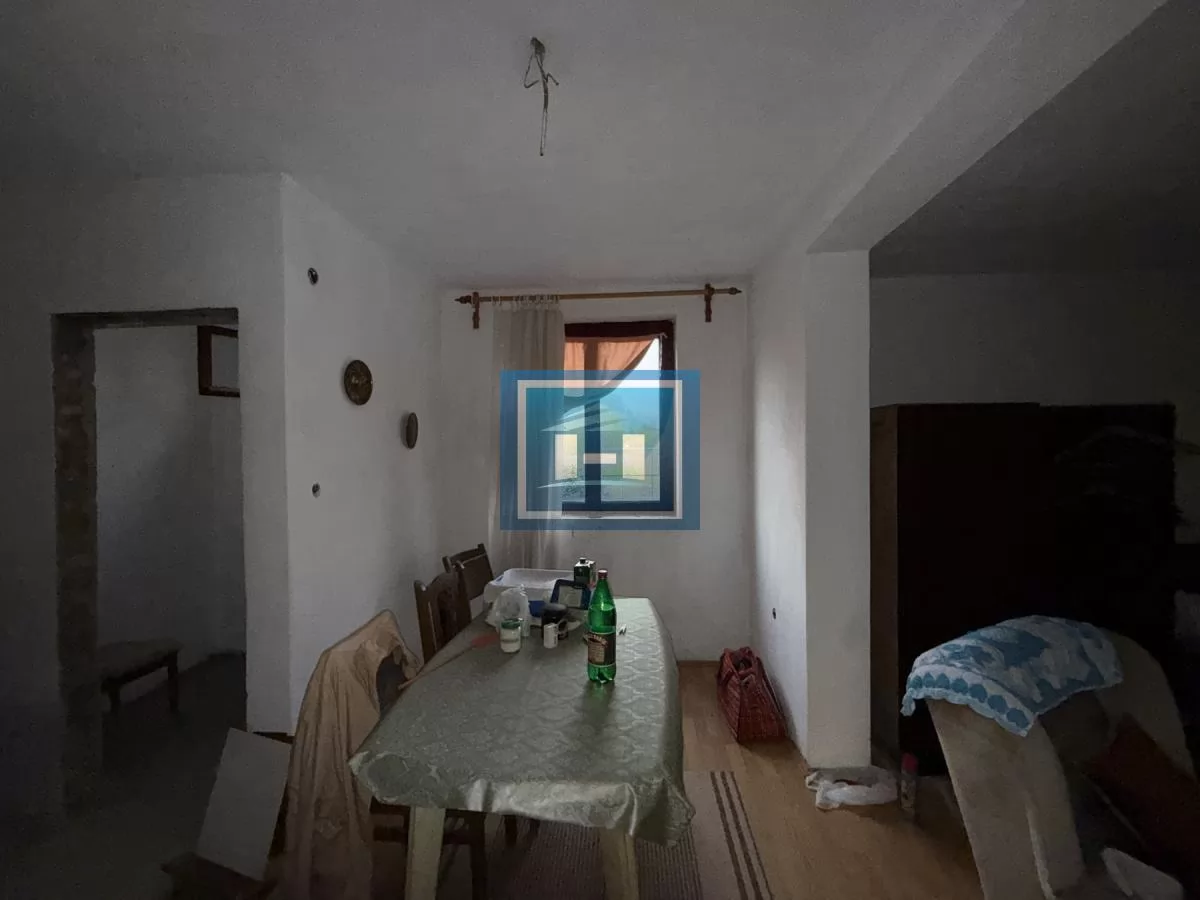 Kuća na placu od 15 ari , u centralnom delu Kočinog sela na 5 km od Jagodine 29