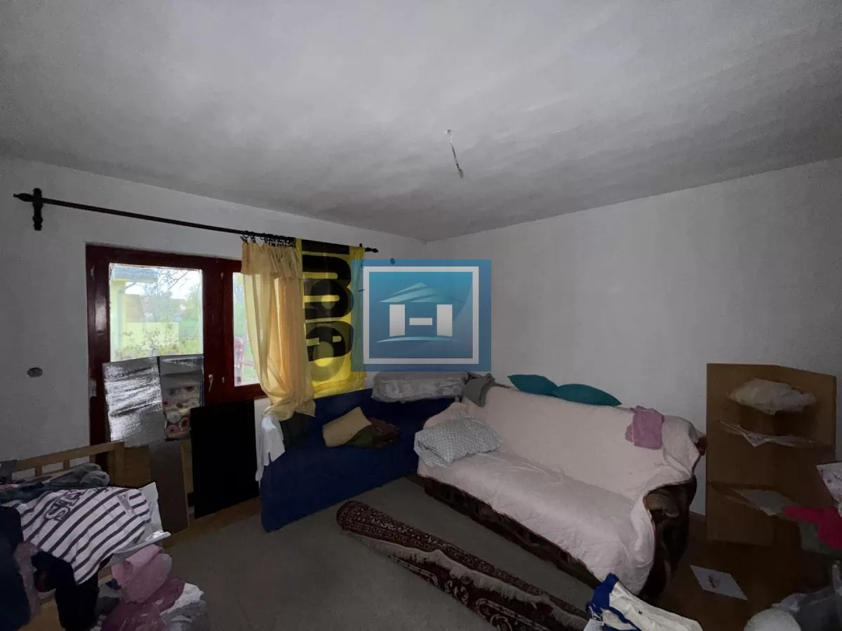 Kuća na placu od 15 ari , u centralnom delu Kočinog sela na 5 km od Jagodine 32