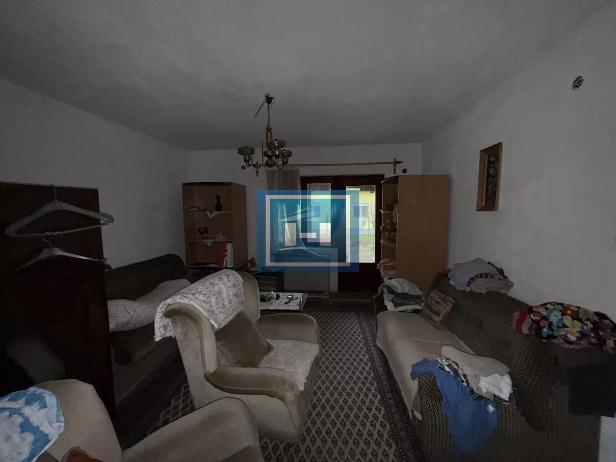 Kuća na placu od 15 ari , u centralnom delu Kočinog sela na 5 km od Jagodine 38