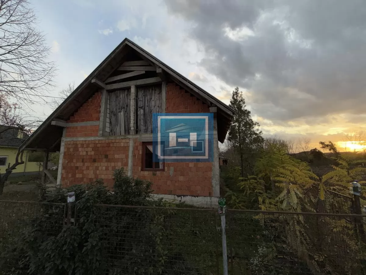 Kuća na placu od 15 ari , u centralnom delu Kočinog sela na 5 km od Jagodine 41