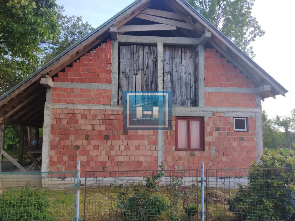 Kuća na placu od 15 ari , u centralnom delu Kočinog sela na 5 km od Jagodine 6