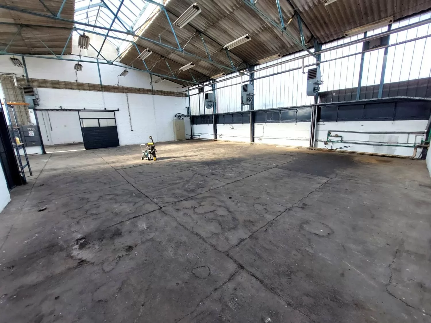 Poslovni prostor,NOVI SAD,SLANA BARA,kv: 1000, € 4, ID: 9101896 12