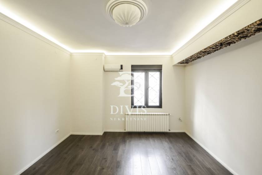 Prodajemo odličan 2 5 stan  Dorćol  Gospodar Jovanova 1