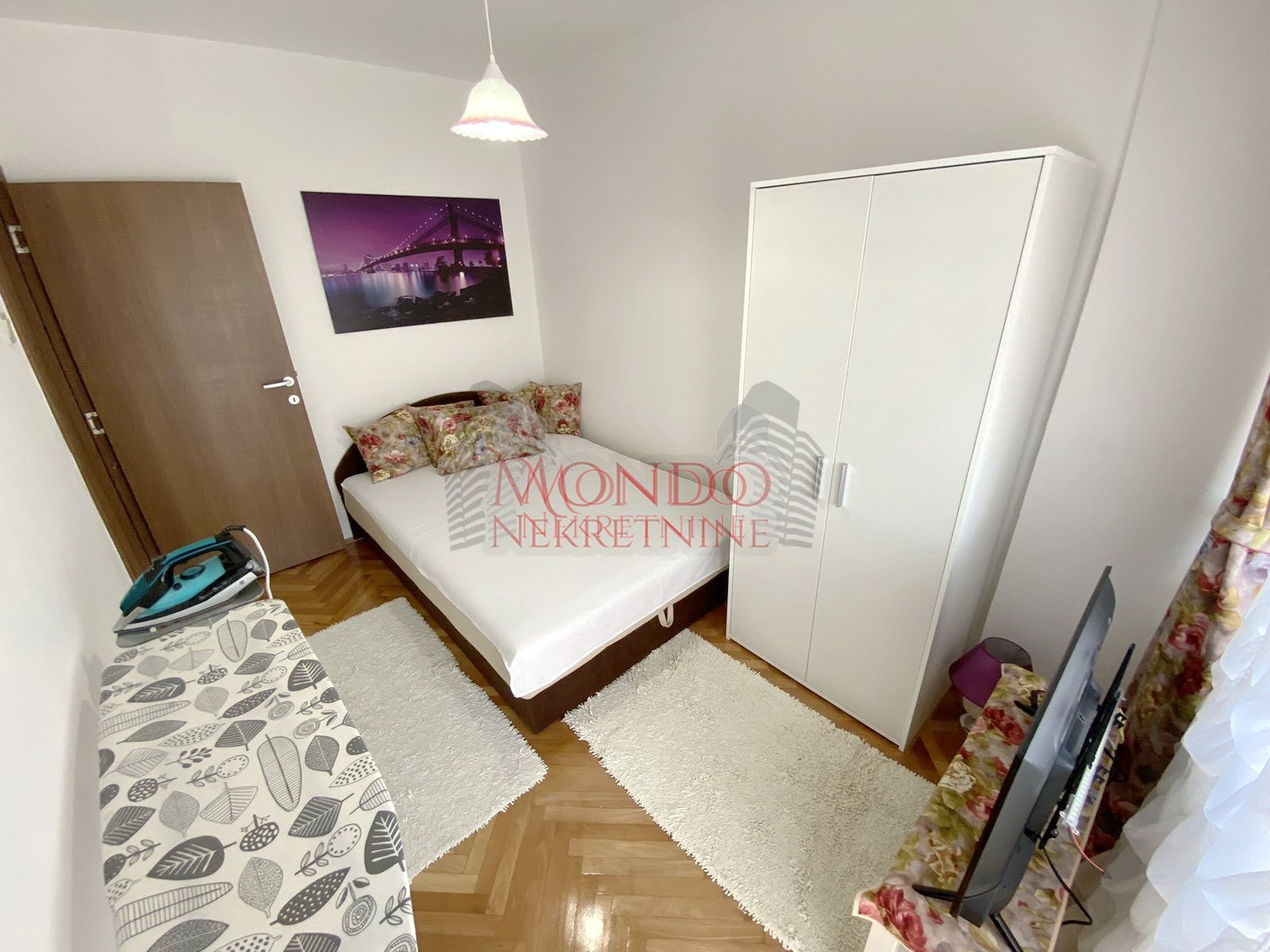 Dvosoban renoviran stan u blizini parka Cair, preko puta Klinickog 4