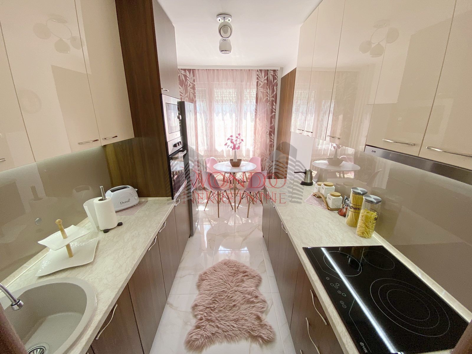 Dvosoban renoviran stan u blizini parka Cair, preko puta Klinickog 5