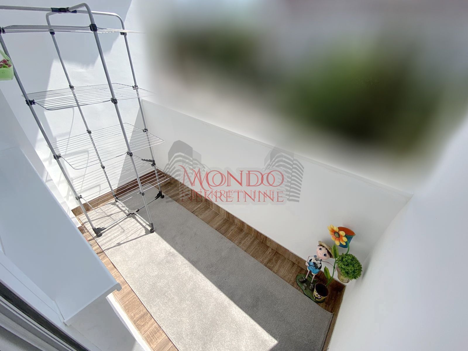 Dvosoban renoviran stan u blizini parka Cair, preko puta Klinickog 11