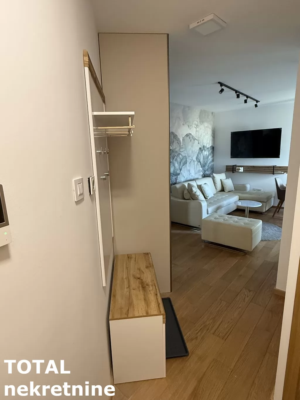 Stanovi,NOVI SAD,CENTAR,kv: 27.00, € 500, ID: 9189863 7