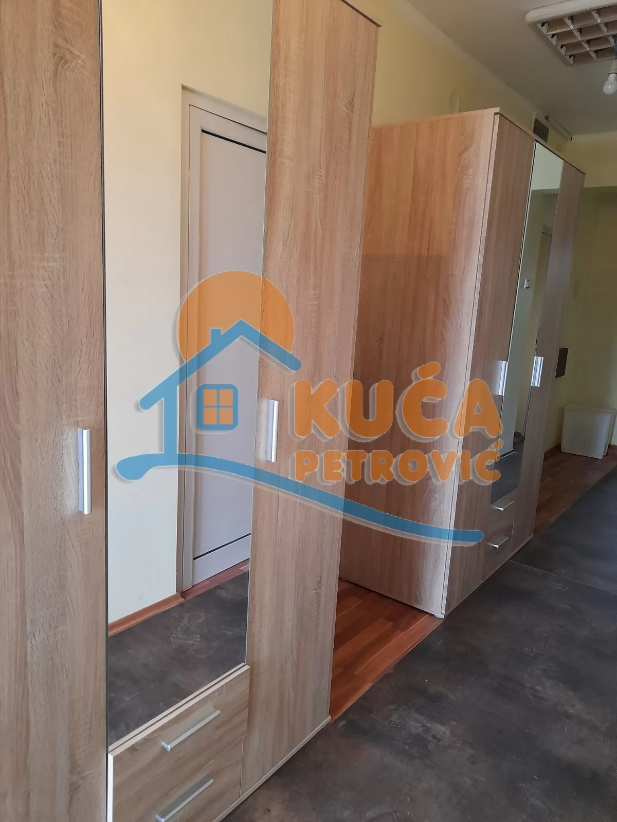 Trosoban stan, 45 m2, Donja Vrežina, Bulevar Medijana ID: i-09100 6