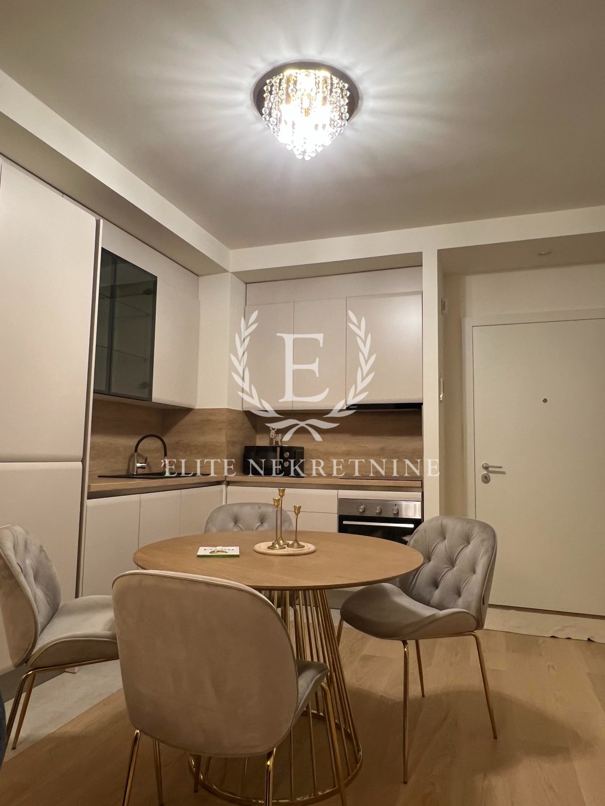 Izdavanje Beograd na vodi  lux trosoban stan 3