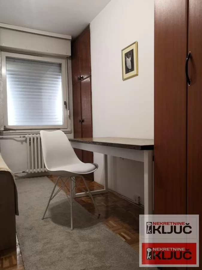 Izdaje se dvosoban stan na Sajmu 5