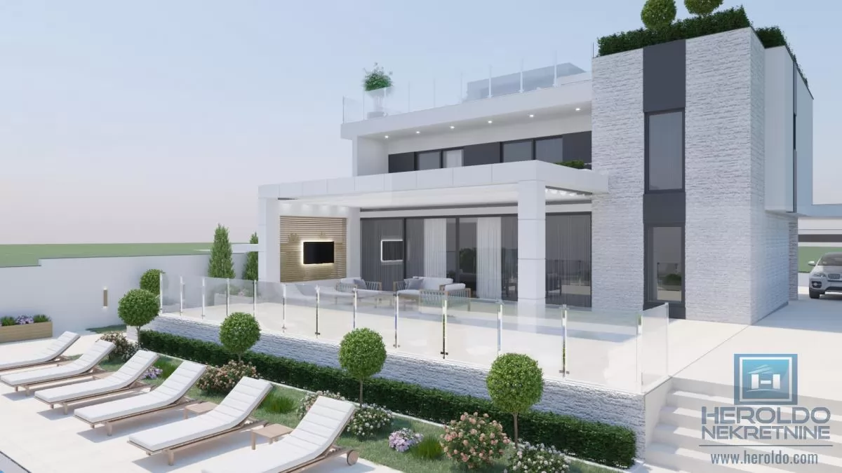 Prodaja - porodična spratna kuća na Budžinom brdu 13