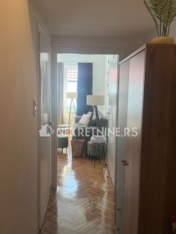 Njegoševa Cvetni trg jednosoban stan lokal 500e 1