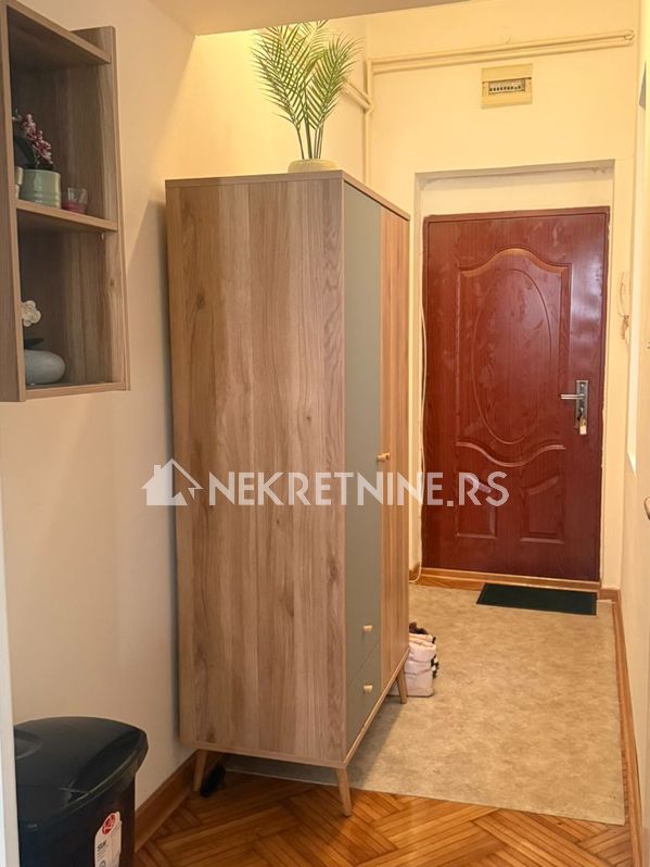 Njegoševa Cvetni trg jednosoban stan lokal 500e 2