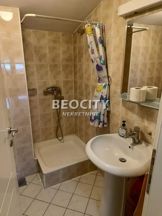 Dvosoban stan, 69 m2, Blok 12 (Yubc) ID: 125943 12